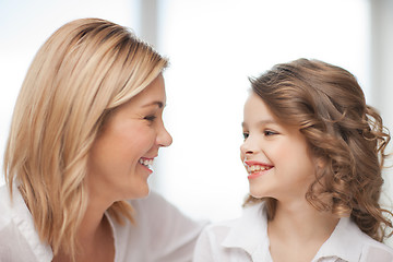 Image showing mother and daughter