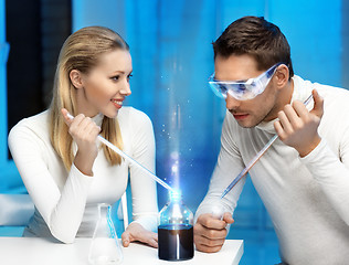 Image showing man and woman in laboratory