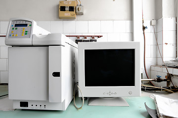 Image showing Old vintage computer in laboratory