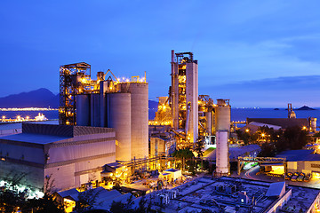 Image showing Coal plant at night 