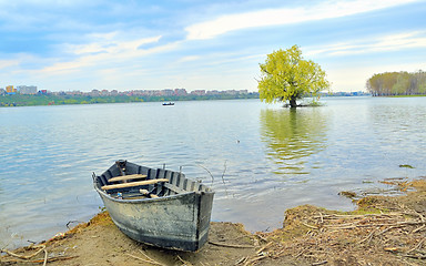 Image showing boat on shore of danube 