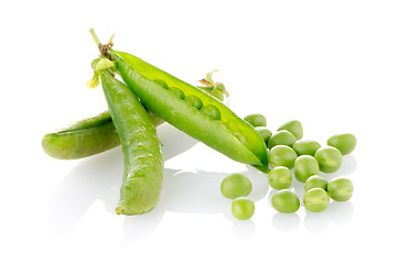 Image showing Fresh green pea pod