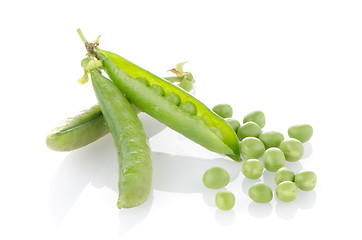 Image showing Fresh green pea pod