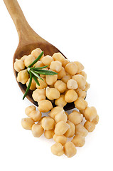 Image showing chickpeas over spoon 