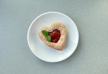 Image showing heart on a plate