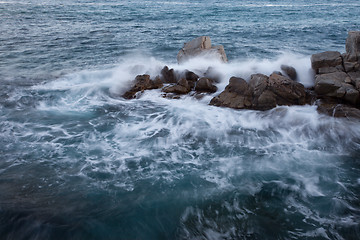 Image showing rock and wave