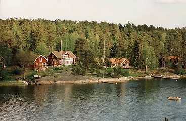 Image showing houses at lake