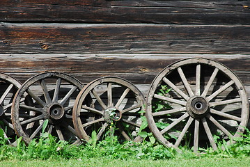 Image showing Wagon wheel