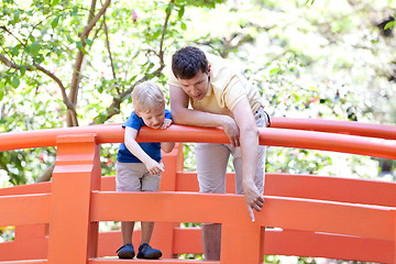 Image showing family at the bridge