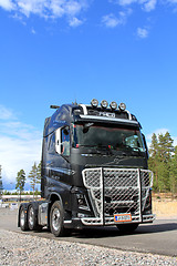 Image showing Volvo FH16 600 Truck, Vertical View