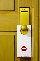 Image showing Tag on door handle

