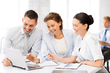 Image showing business team having discussion in office