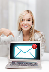 Image showing businesswoman with laptop computer