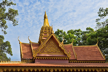 Image showing Oriental temple decorated with a golden roof