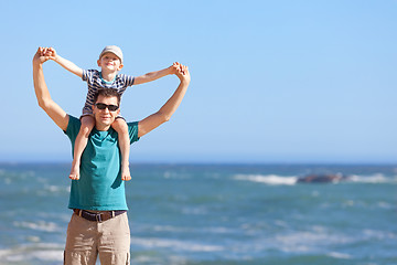 Image showing family at the beach