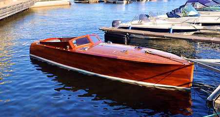 Image showing Mahogany cruiser