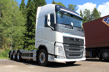 Image showing White Volvo FH84R Truck