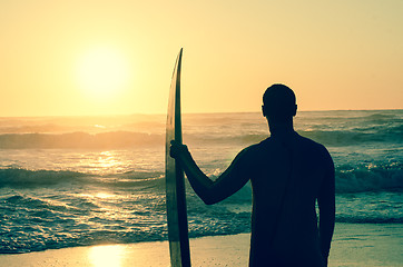 Image showing Surfer watching the waves