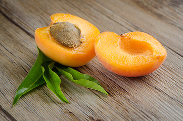 Image showing Apricots 