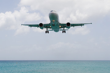 Image showing Airplane landing 