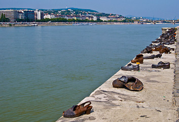 Image showing Memorial at the Danube