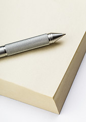 Image showing Memo pad and pen