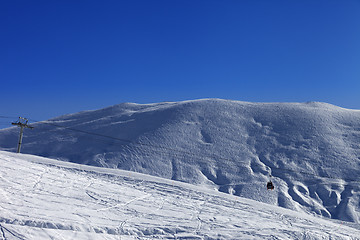 Image showing Gondola lift and off-piste slope