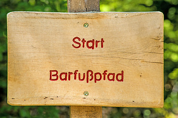 Image showing barefoot track with table