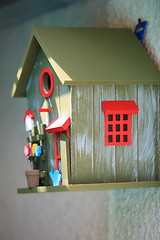 Image showing Decorative bird box