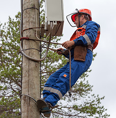 Image showing Electrician to carry out maintenance of instrumentation and cont