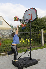 Image showing Boy gamme of basketball