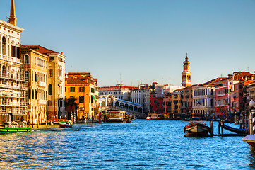 Image showing Rialto Bridge (Ponte Di Rialto) on a sunny day