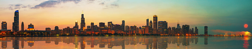 Image showing Downtown Chicago, IL at sunset