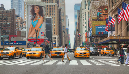 Image showing Yellow taxis at the New York City street