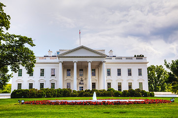 Image showing The White House building in Washington, DC