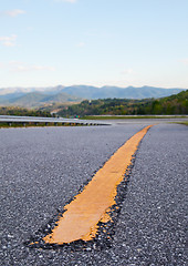 Image showing Dividing line of the freeway