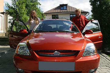 Image showing Journey to families on car