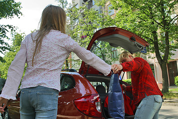 Image showing Journey to families on car