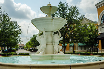 Image showing three lions fountain