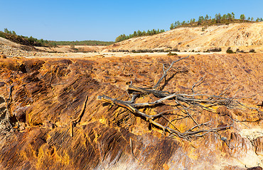 Image showing Earth dam wall with an empty dam