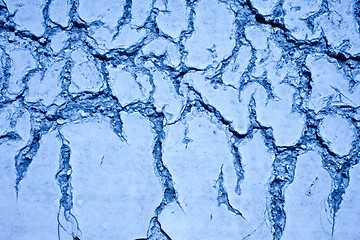 Image showing cracks on the wall