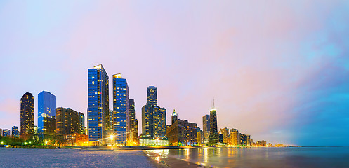 Image showing Downtown Chicago, IL at sunset