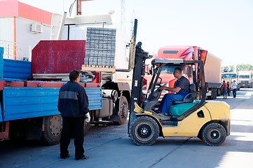 Image showing loading of ferroconcrete products