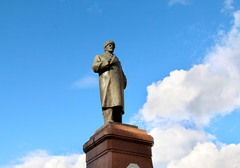 Image showing monument to Lenin