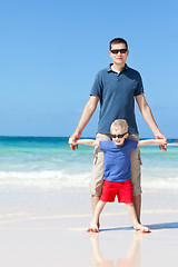 Image showing family at the beach