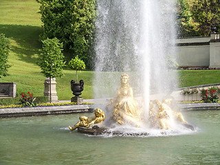 Image showing fountain at castle linderhof