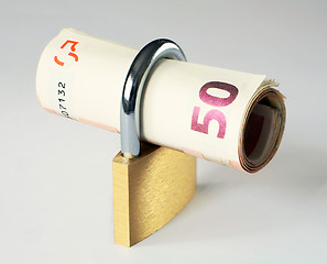 Image showing Euro 50s locked up