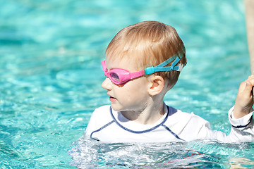 Image showing child in the pool