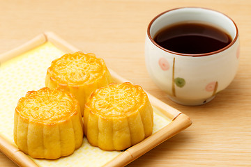 Image showing Mooncake and tea