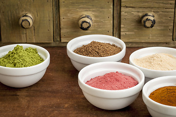 Image showing super fruit and leaf powders